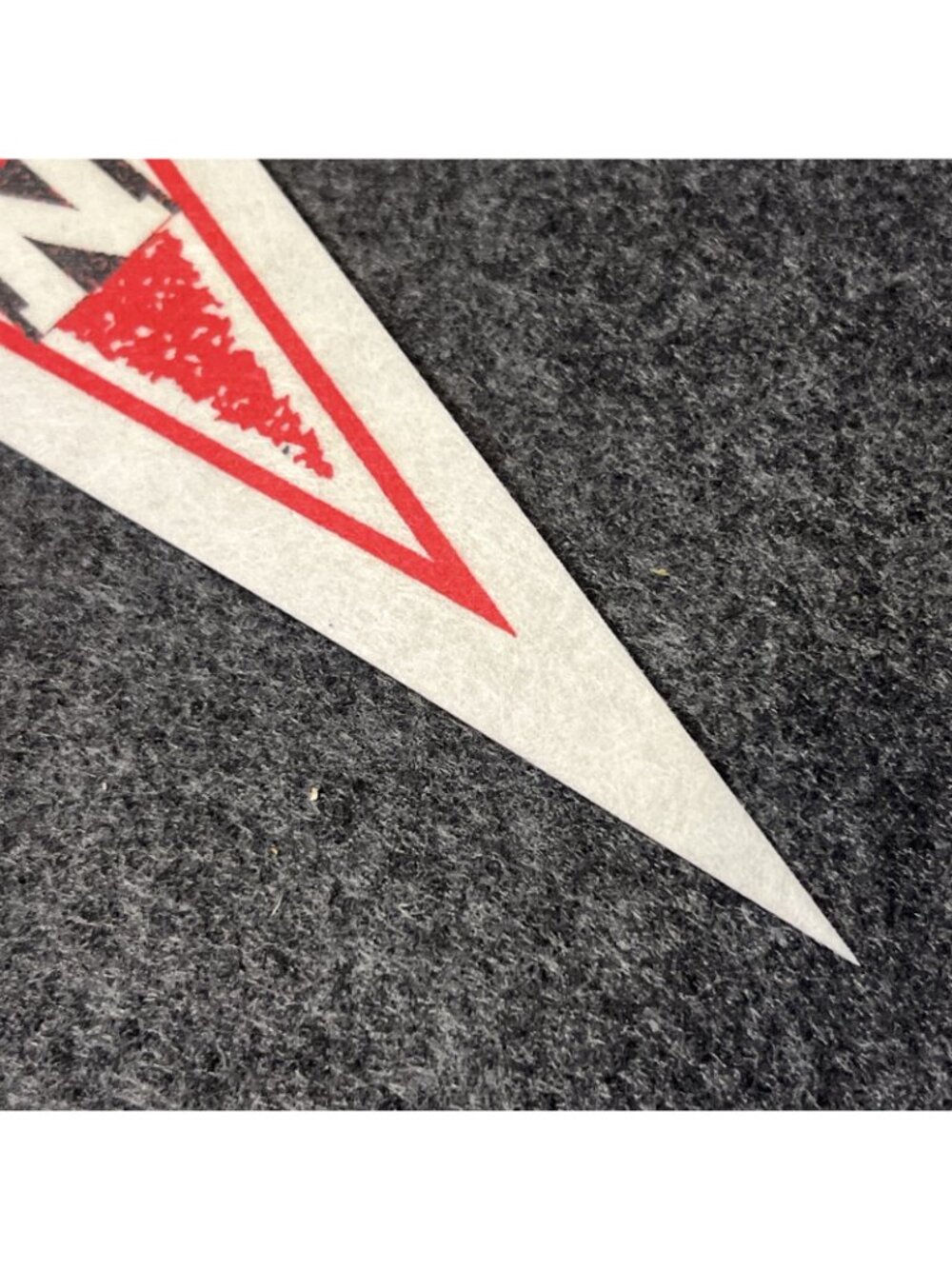 Barry Larkin Cincinnatti Reds Wincraft 1997 Large Fabric Pennant 30x12 Baseball - Picture 6 of 10